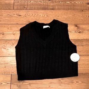 Women’s cropped sweater vest